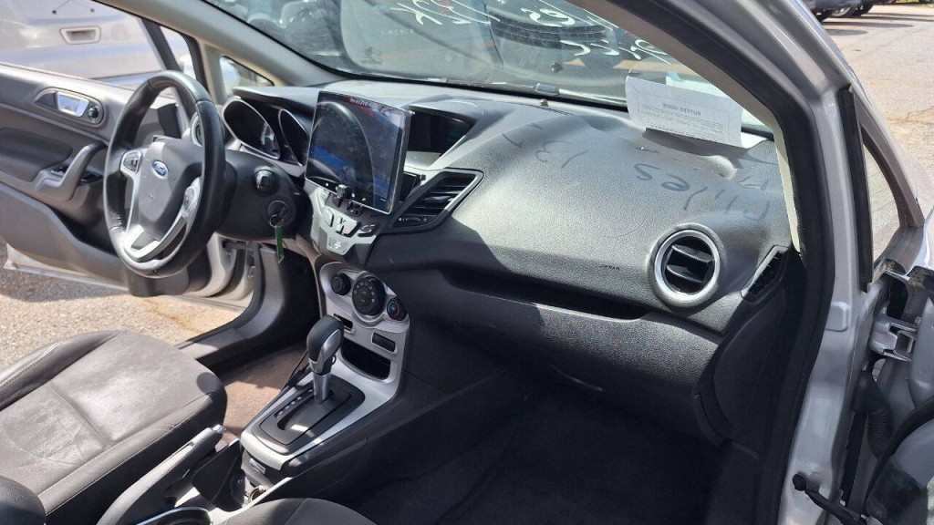 2016 Ford Fiesta Image 18