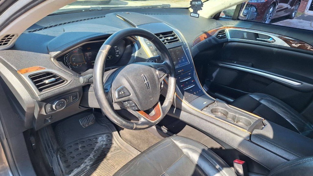 2016 Lincoln MKZ Image 10