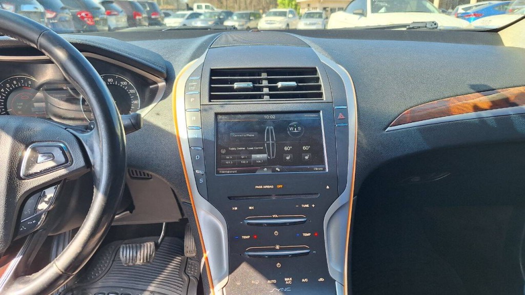 2016 Lincoln MKZ Image 16