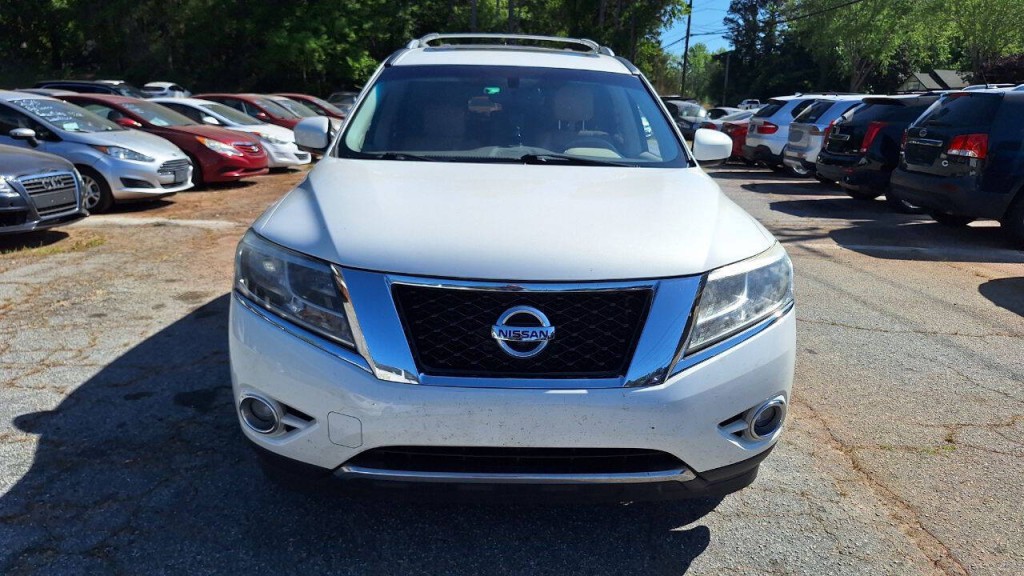 2014 Nissan Pathfinder Image 2