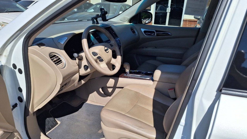 2014 Nissan Pathfinder Image 9