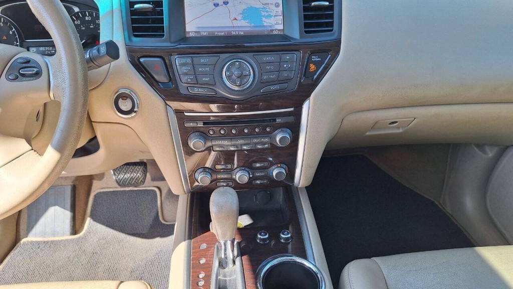 2014 Nissan Pathfinder Image 17