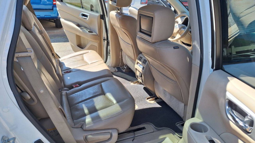 2014 Nissan Pathfinder Image 24