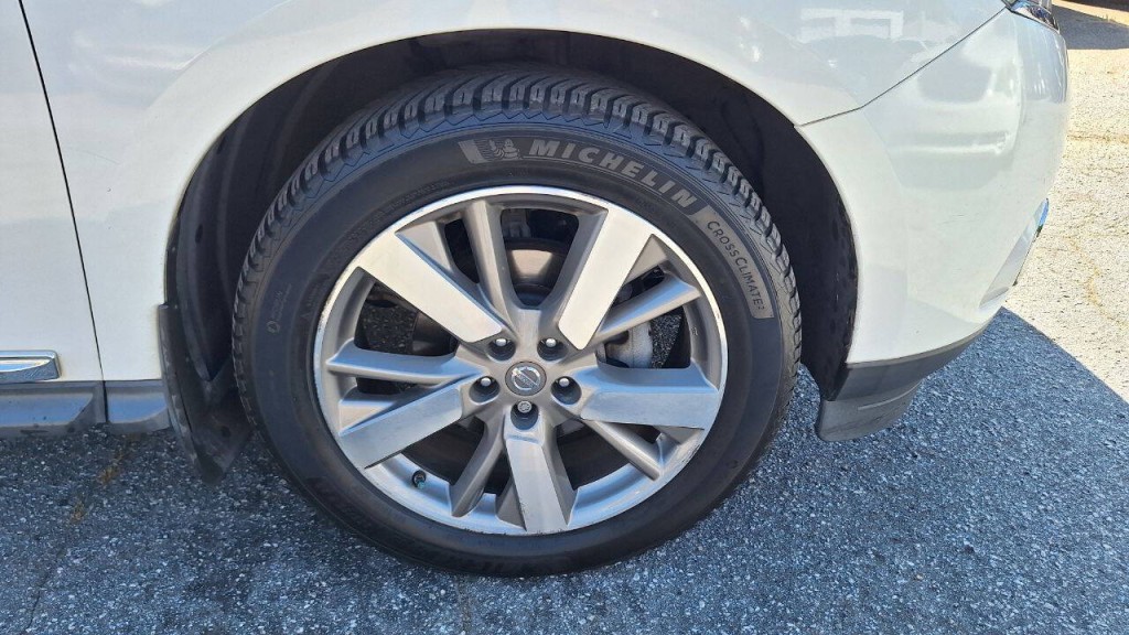 2014 Nissan Pathfinder Image 38