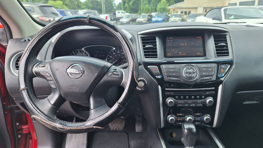 2014 Nissan Pathfinder Image 11