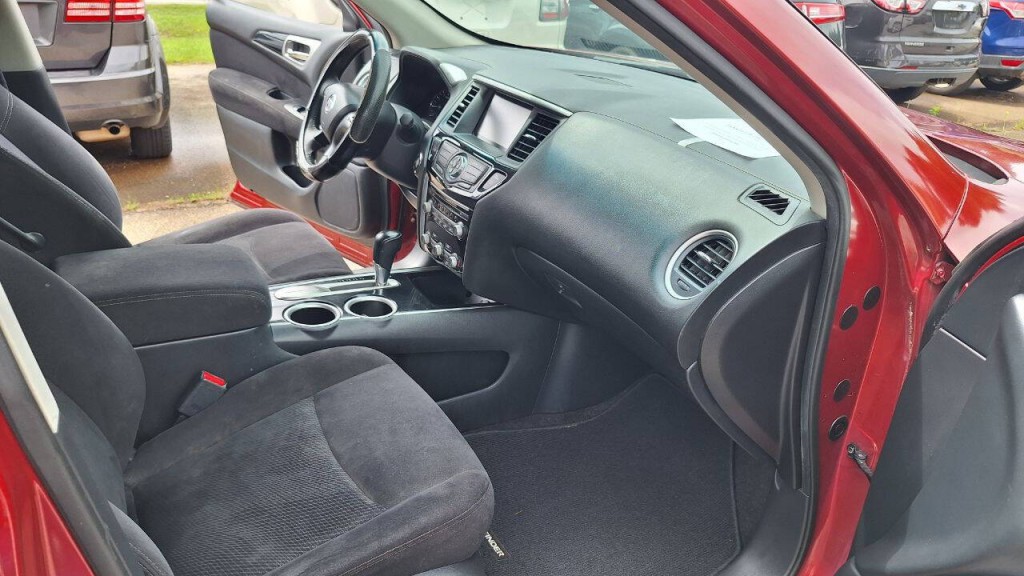 2014 Nissan Pathfinder Image 16