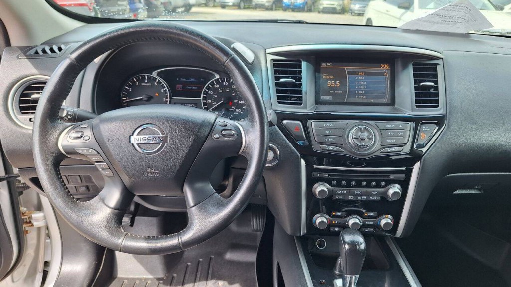2014 Nissan Pathfinder Image 11