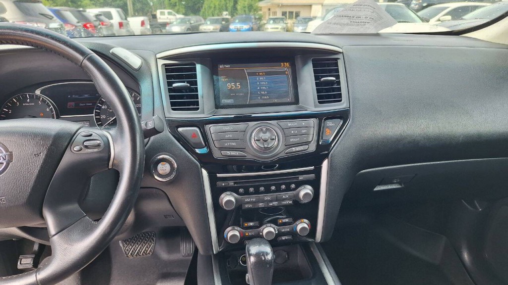 2014 Nissan Pathfinder Image 12