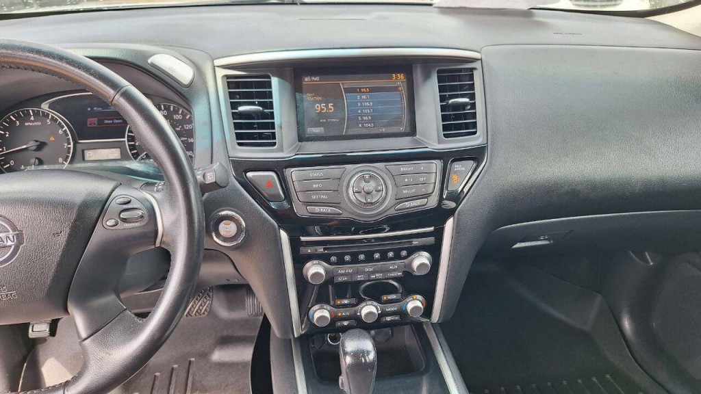 2014 Nissan Pathfinder Image 13