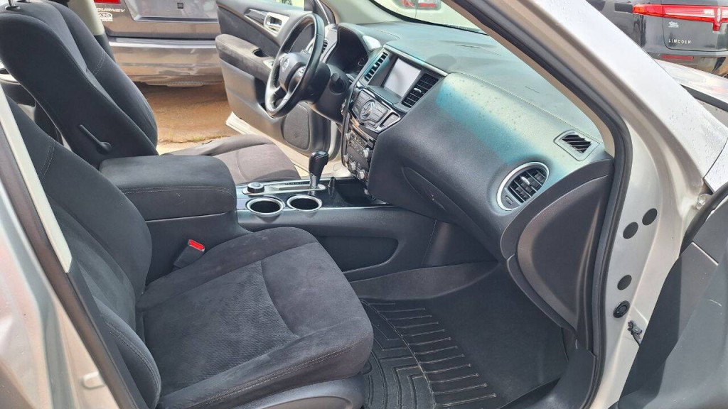 2014 Nissan Pathfinder Image 16