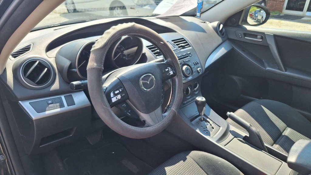 2012 Mazda Mazda3 Image 9