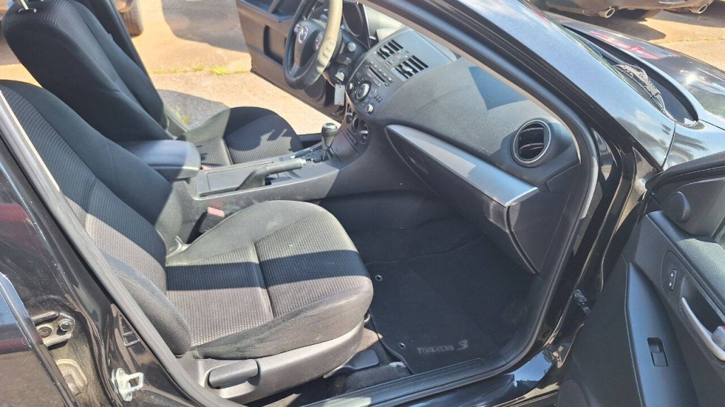2012 Mazda Mazda3 Image 14