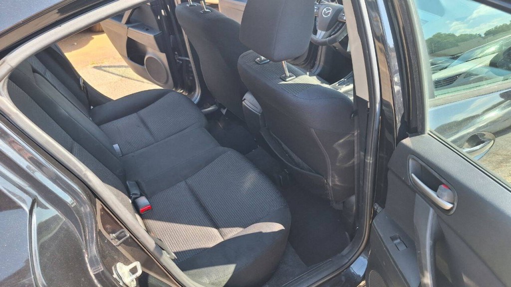 2012 Mazda Mazda3 Image 18