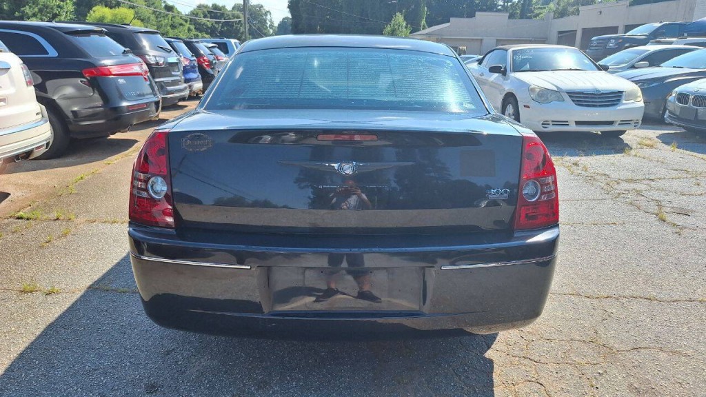 2010 Chrysler 300 Image 5