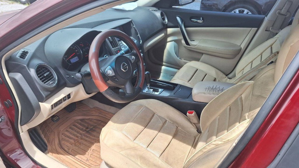 2012 Nissan Maxima Image 8