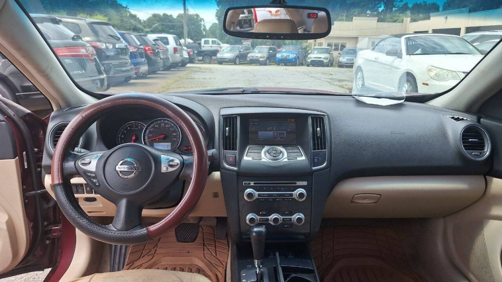 2012 Nissan Maxima Image 10