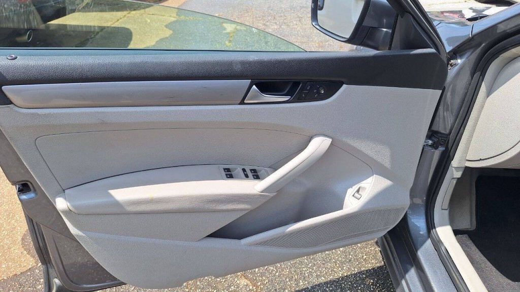 2015 Volkswagen Passat Image 7