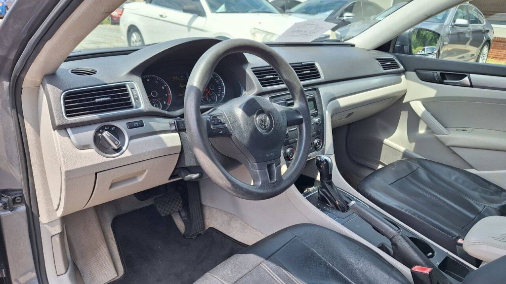 2015 Volkswagen Passat Image 10