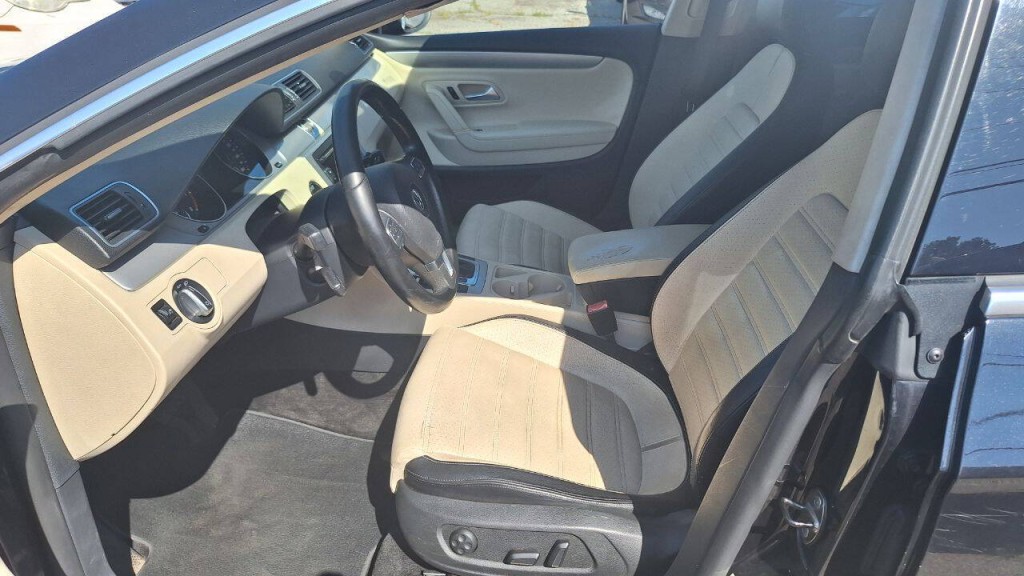 2012 Volkswagen CC Image 8