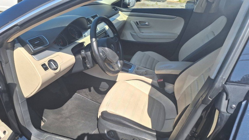 2012 Volkswagen CC Image 9