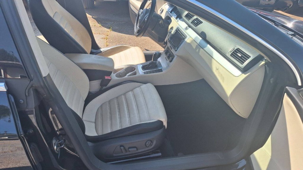 2012 Volkswagen CC Image 16