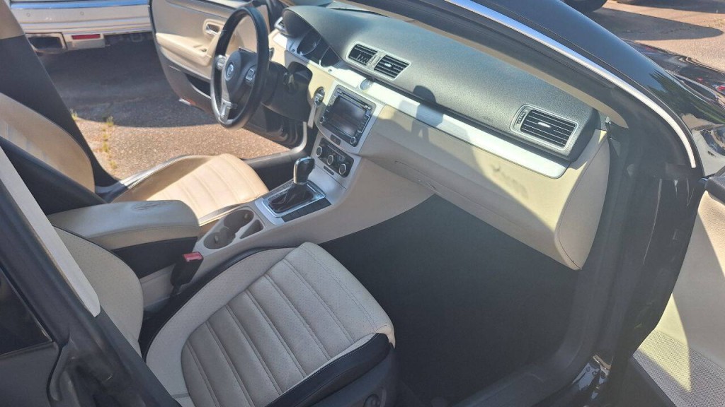 2012 Volkswagen CC Image 17