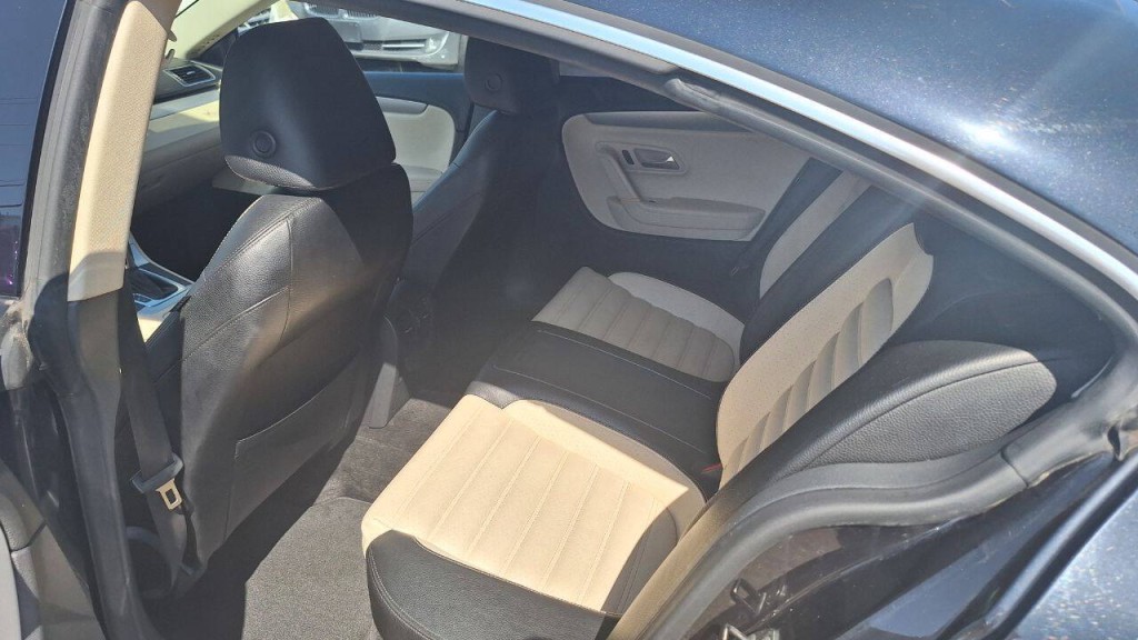2012 Volkswagen CC Image 23