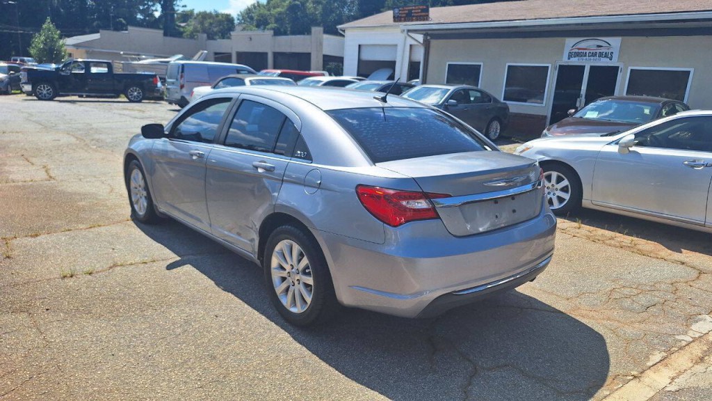 2013 Chrysler 200 Image 4