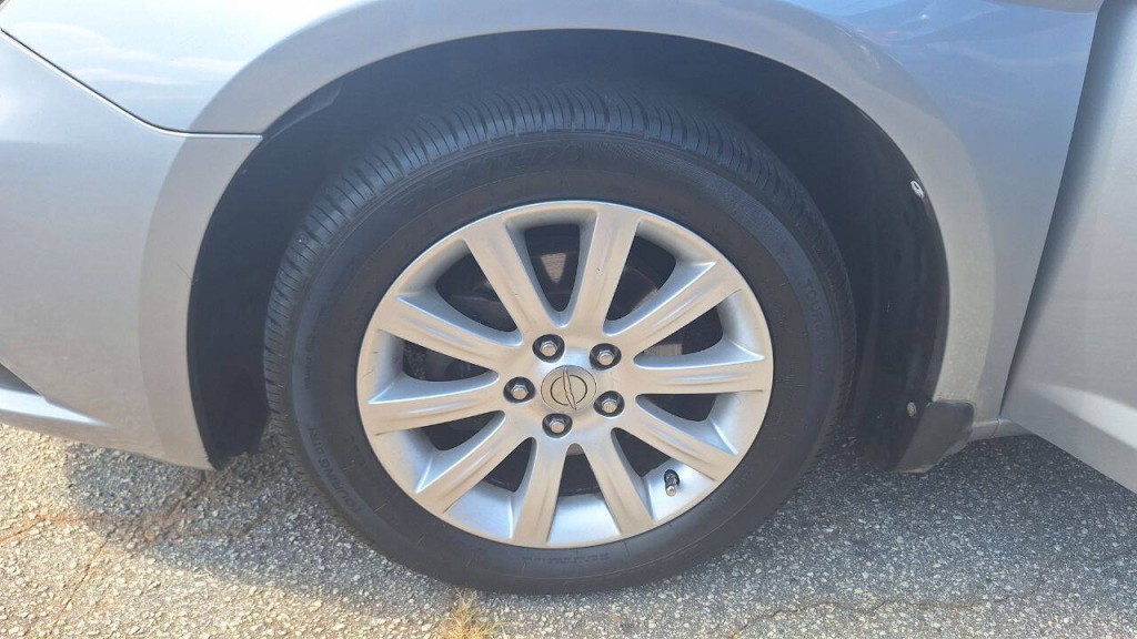 2013 Chrysler 200 Image 20