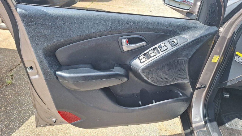 2012 Hyundai Tucson Image 7