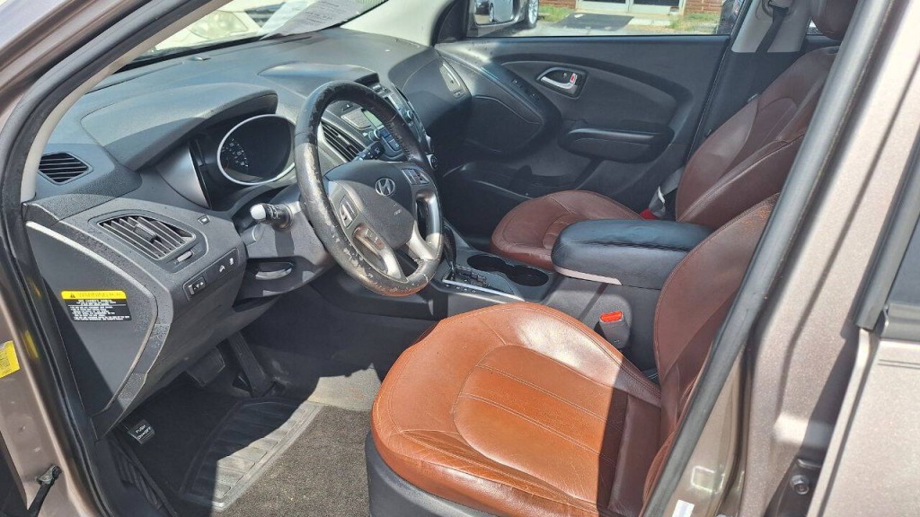 2012 Hyundai Tucson Image 9