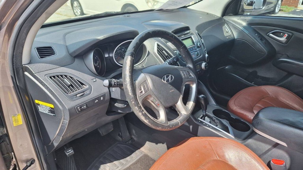 2012 Hyundai Tucson Image 10