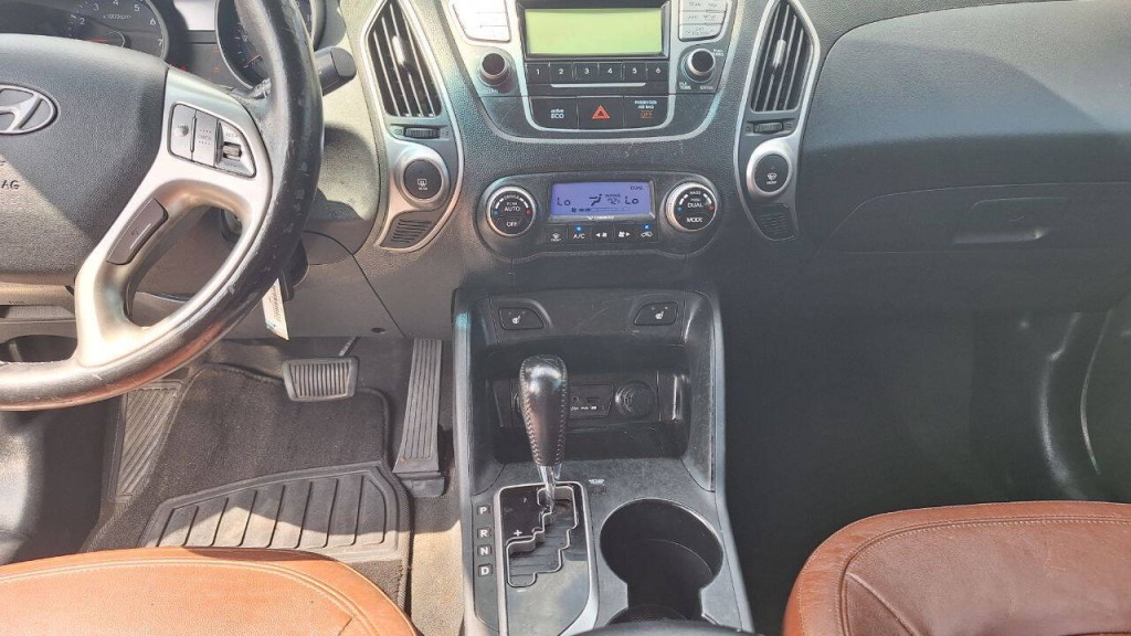 2012 Hyundai Tucson Image 16