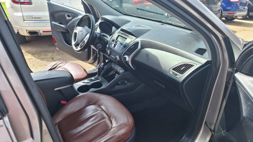 2012 Hyundai Tucson Image 18