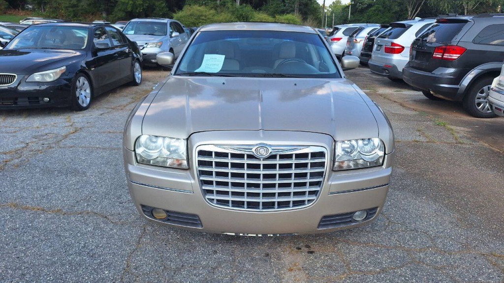 2006 Chrysler 300 Image 2