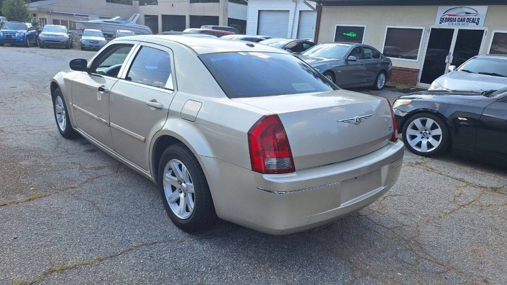 2006 Chrysler 300 Image 4