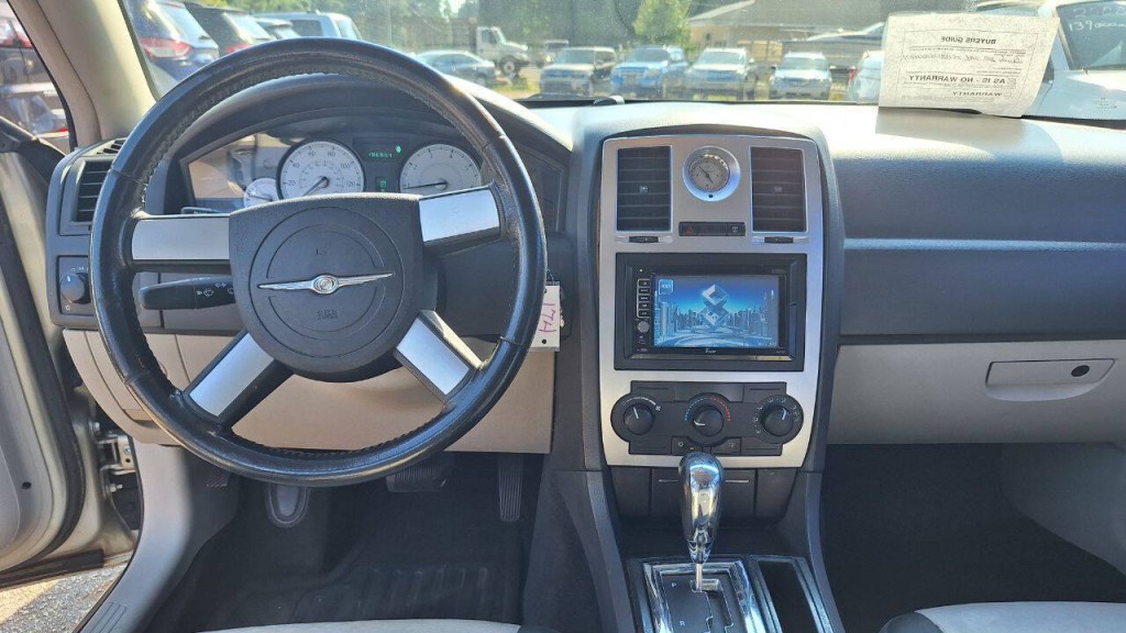 2006 Chrysler 300 Image 13