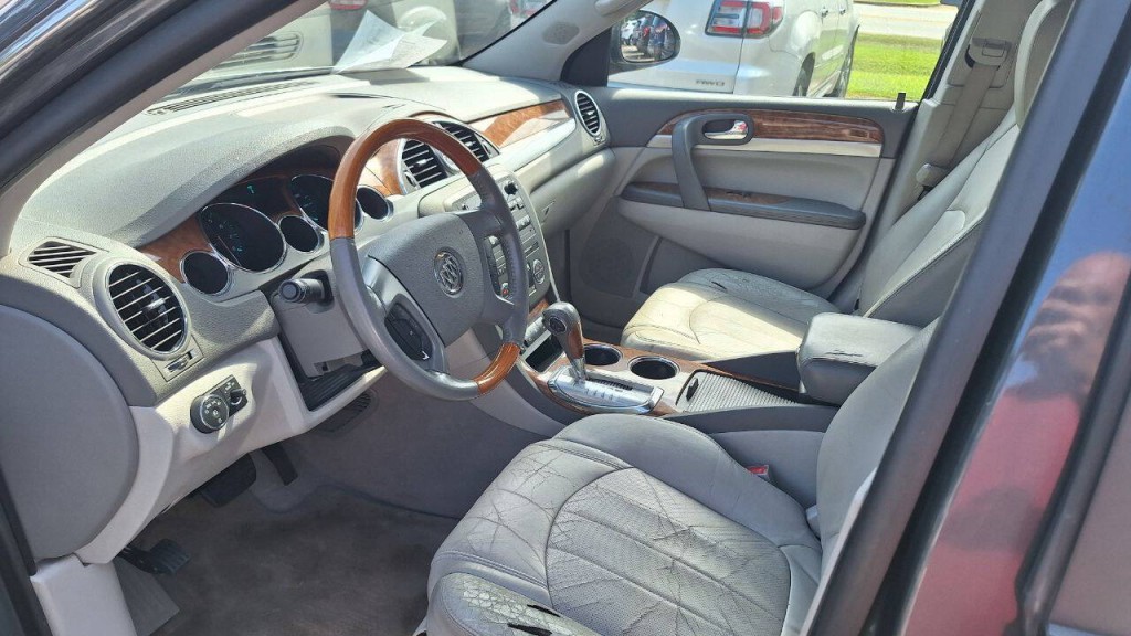 2011 Buick Enclave Image 8