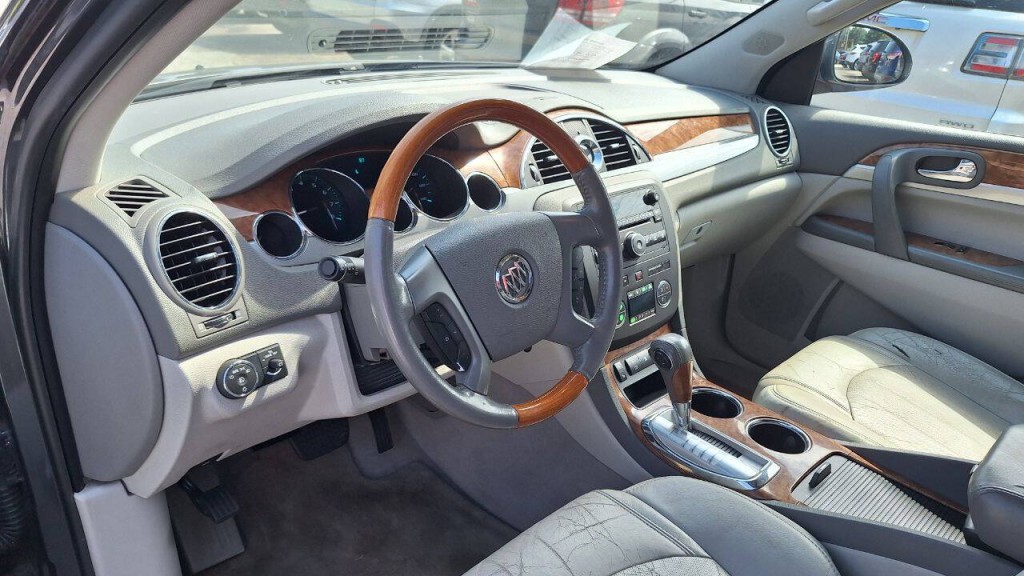 2011 Buick Enclave Image 9