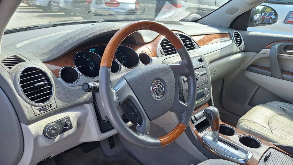 2011 Buick Enclave Image 10