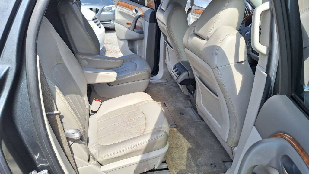2011 Buick Enclave Image 25