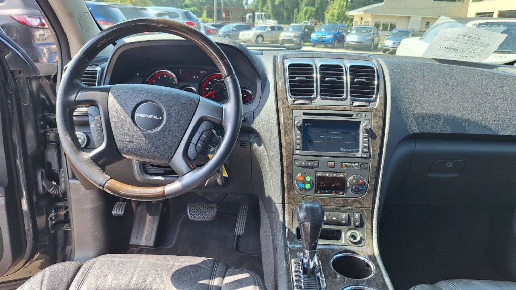 2012 GMC Acadia Image 16