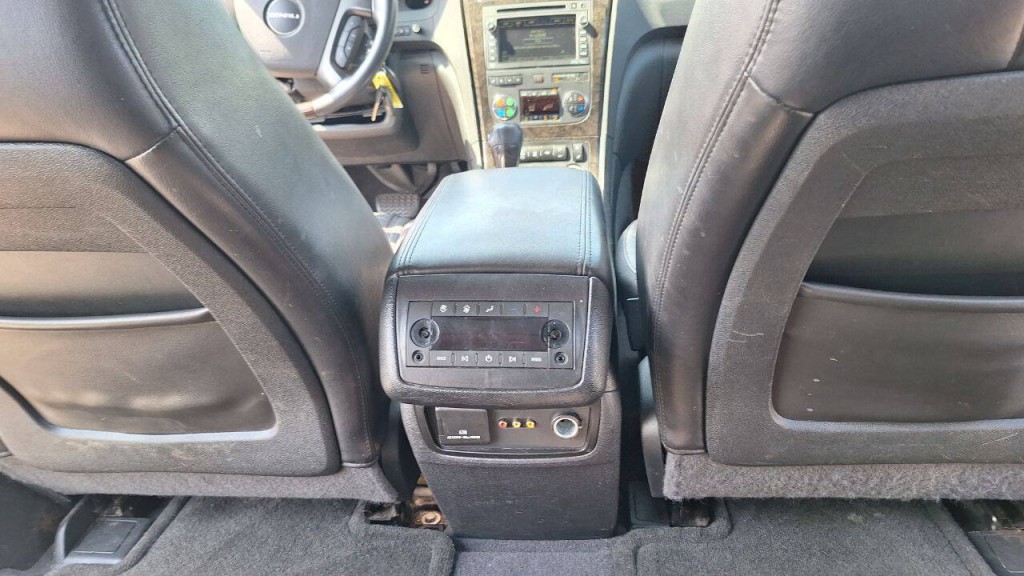 2012 GMC Acadia Image 24
