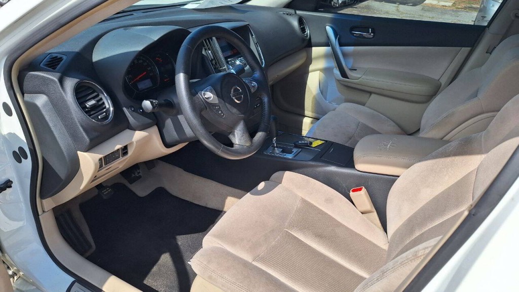2014 Nissan Maxima Image 9