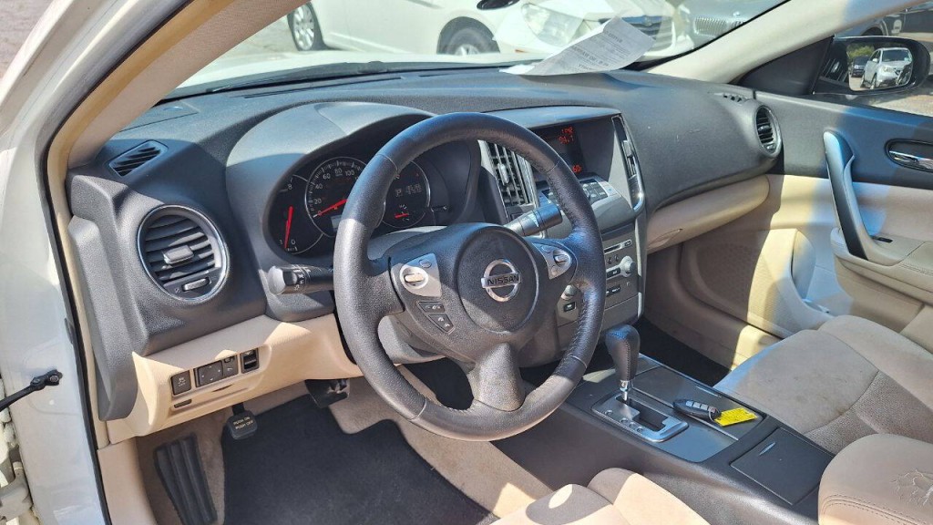 2014 Nissan Maxima Image 10