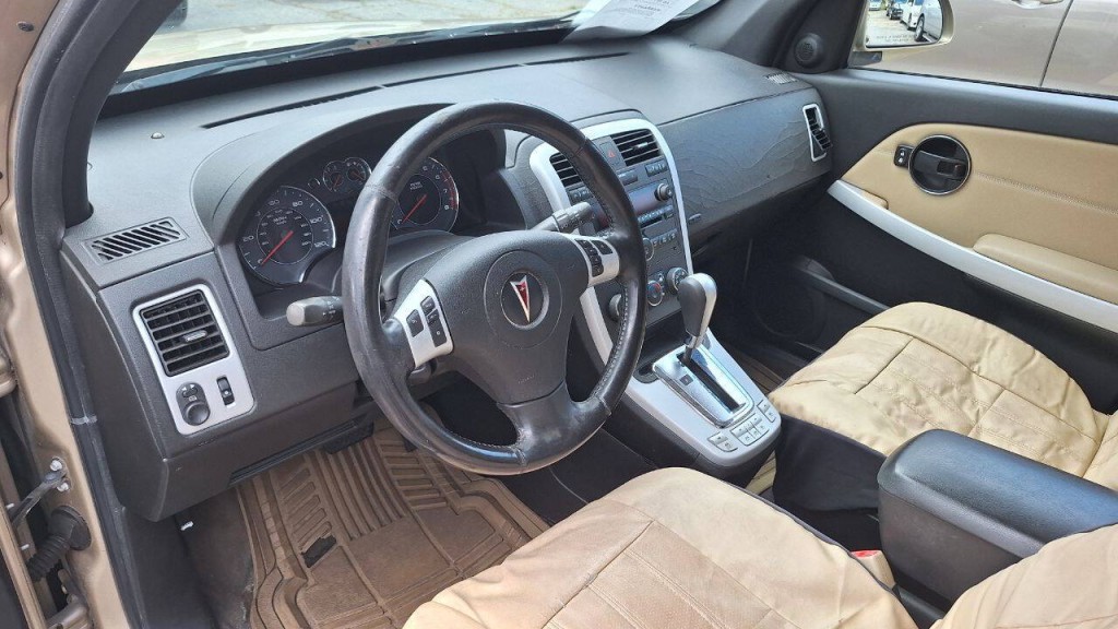 2008 Pontiac Torrent Image 8