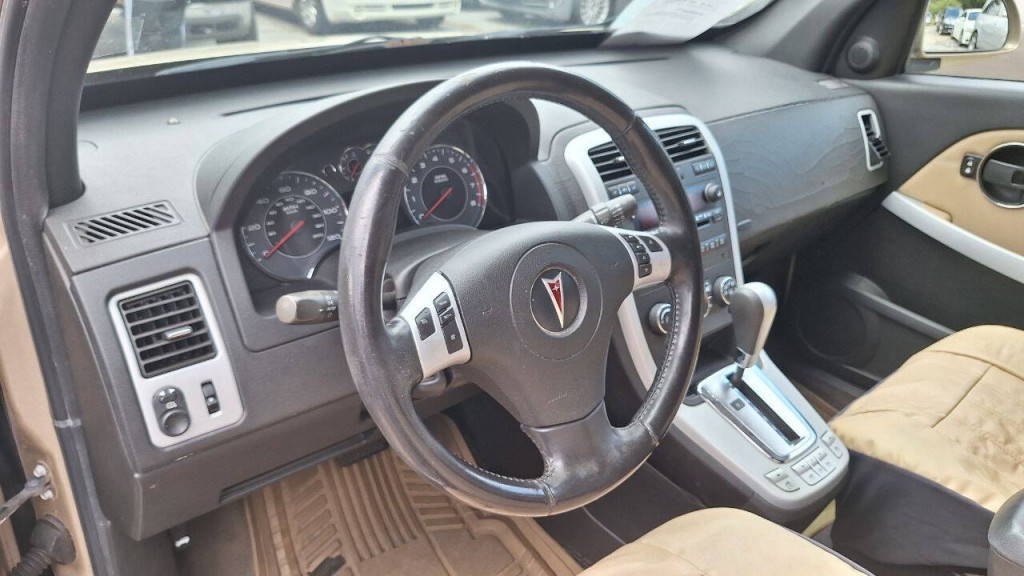 2008 Pontiac Torrent Image 9