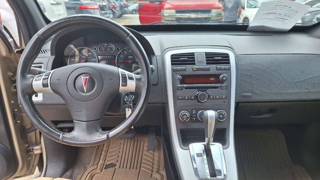 2008 Pontiac Torrent Image 11