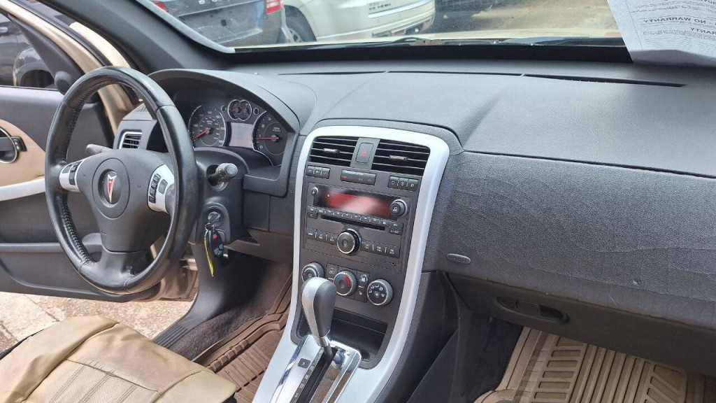 2008 Pontiac Torrent Image 16
