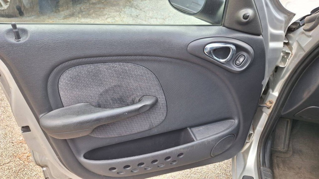 2004 Chrysler PT Cruiser Image 7